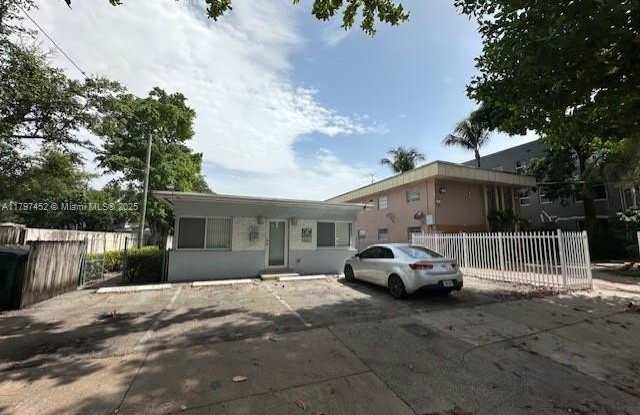 1145 NW 3rd St photos photos