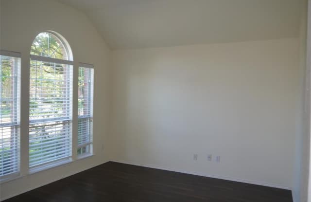5216 China Berry Drive Gallery 4