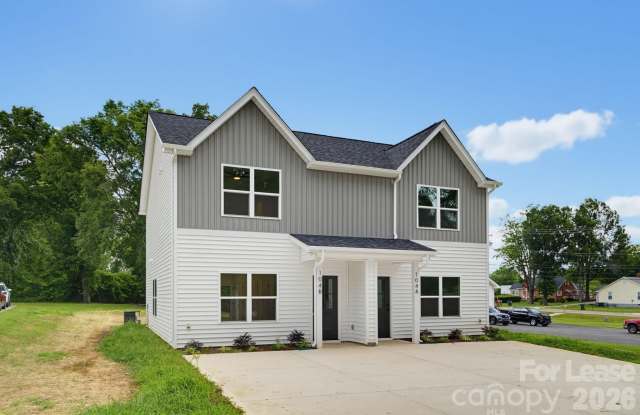 104 Maple Avenue NW photos photos
