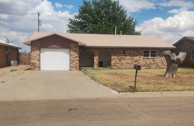 Two bedroom Home! 1 dog and 2 Cats Allowed! Gallery 1