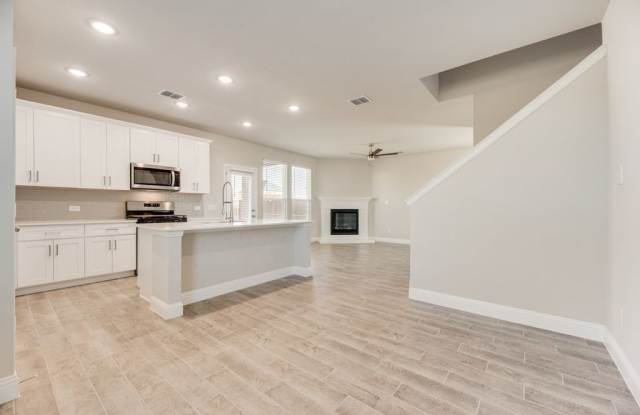 1537 Vermillion Street Gallery 4