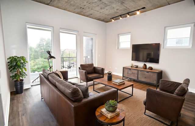 3833 N Broadway photos photos