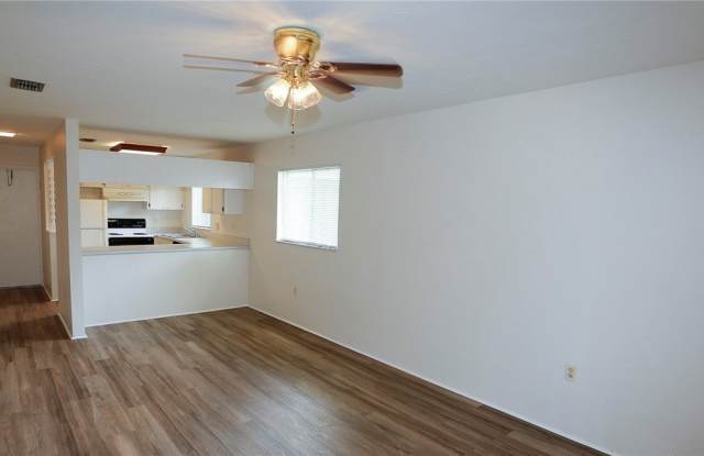 8061 Country Road Gallery 3