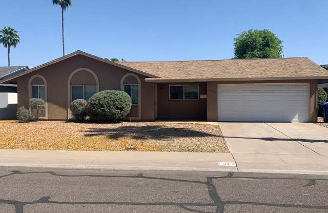 Great 3 bedroom 2 bath home - 1052 East Carter Drive, Tempe, AZ 85282