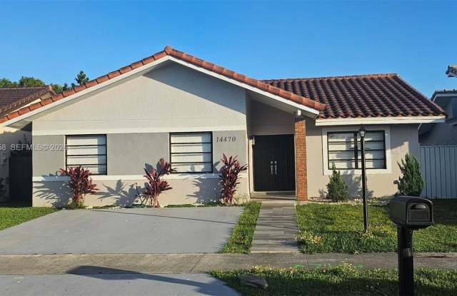 14470 SW 96th Ter photos photos