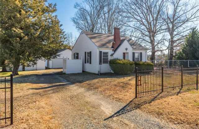 2465 Griffith Road photos photos