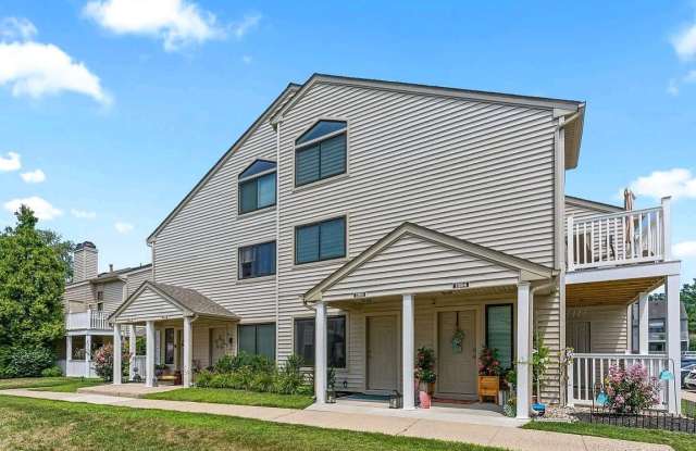 1203 Roberts Way Gallery 2