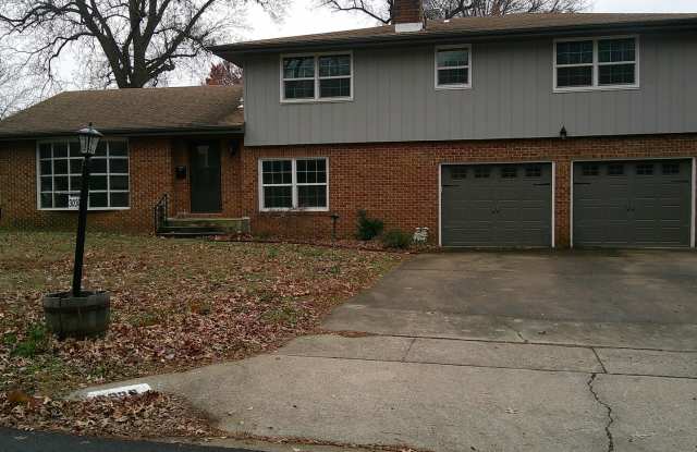 4 Bed 2.5 Bath 2 Car Garage AVAILABLE NOW!! photos photos