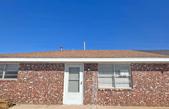 612 Sunset Dr | Hobbs, NM - 612 East Sunset Drive, Hobbs, NM 88240