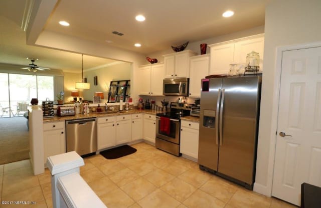 6803 ROUNDLEAF DR - 6803 Roundleaf Drive, Jacksonville, FL 32258