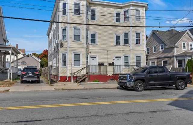 109 Pocasset Ave photos photos