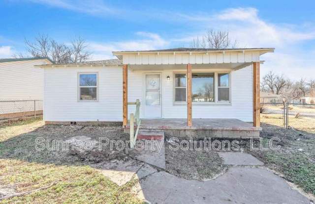 300 SE 48th St photos photos