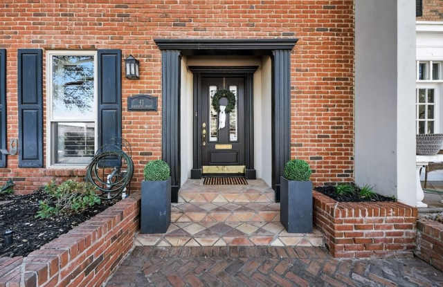 41 Lafayette Place Gallery 3