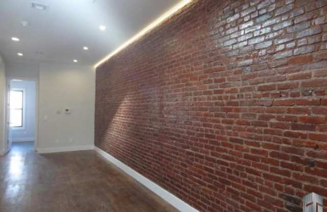 58-25 Myrtle Avenue Gallery 3