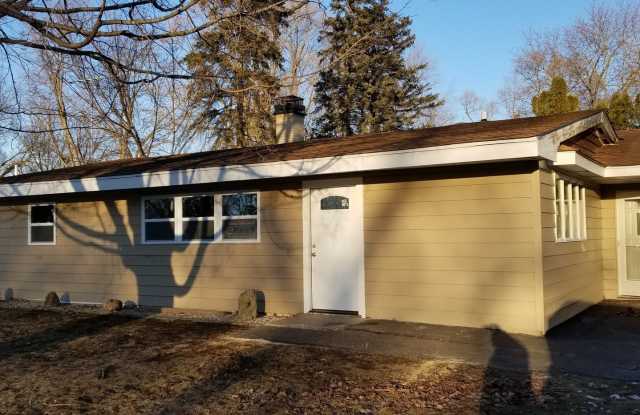 25151 W Lincoln Drive - 25151 West Lincoln Drive, Fox Lake Hills, IL 60046