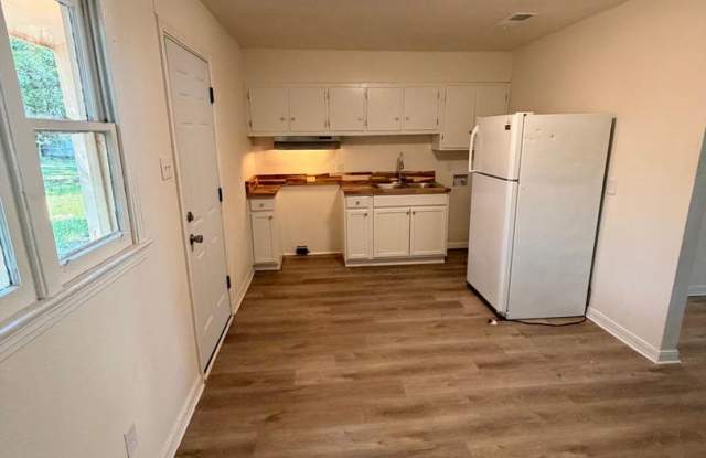 3 Bedroom Single Family House 6459 Barker Dr N in Mobile AL 36608 Gallery 3