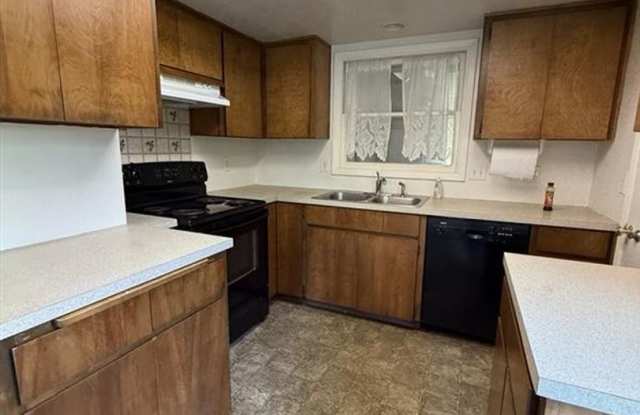 4429 SE Witchhazel Road ~ Newly Refreshed Home Gallery 4