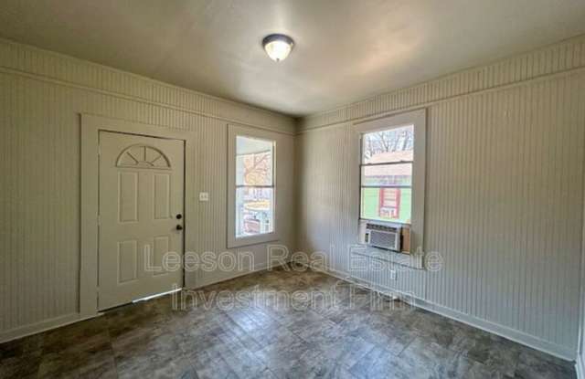 2544 Dupont St. photos photos