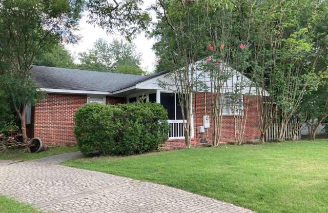 403 E Samford Gallery 3