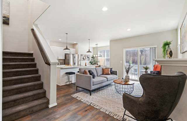 3 Bedroom Townhome In Midtown with Fireplace photos photos