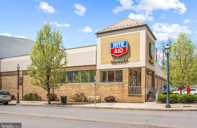 15 W CENTER Street - 15 West Centre Street, Mahanoy City, PA 17948