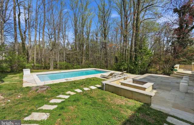 3515 DEVON Drive Gallery 2