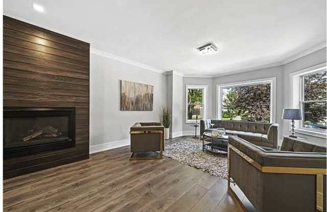 5028 N Major Avenue Gallery 3
