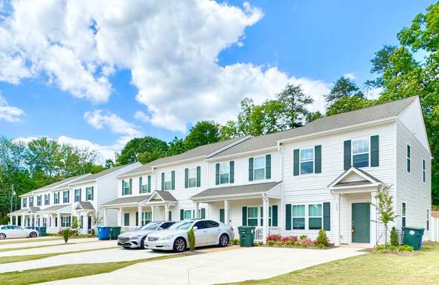 AVAILABLE JANUARY 6TH Start the new year right! 3 br 2.5 ba near I-85 and shopping. - 428 Kincaid Road, Salisbury, NC 28146