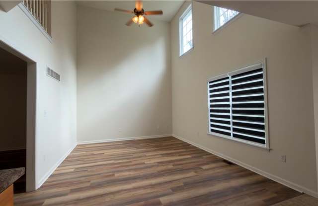 4172 Ross Road Gallery 4