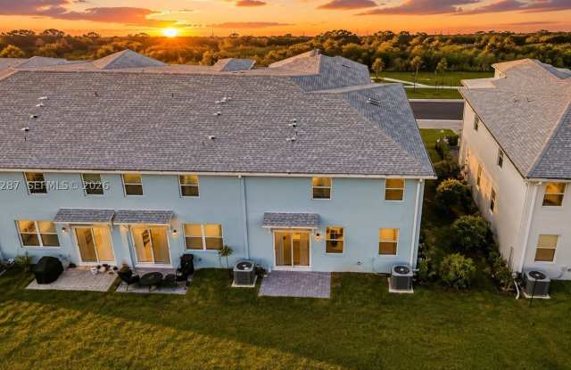 568 Salisbury Cir Gallery 4
