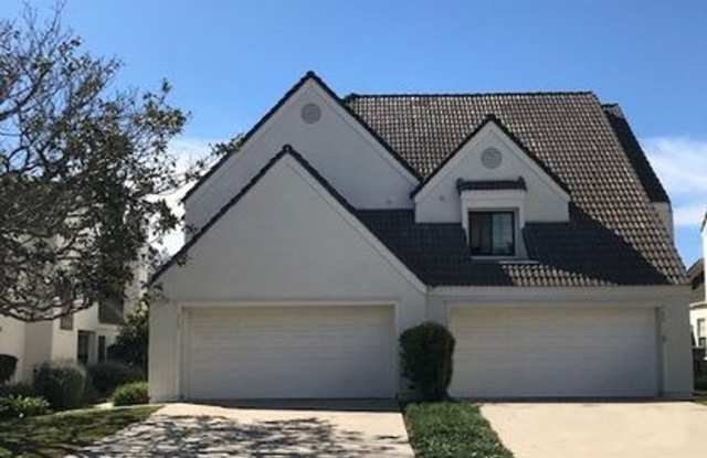 Large Renovated 3bed x 2.5bath Townhouse with Private Patio  2-Car Garage photos photos
