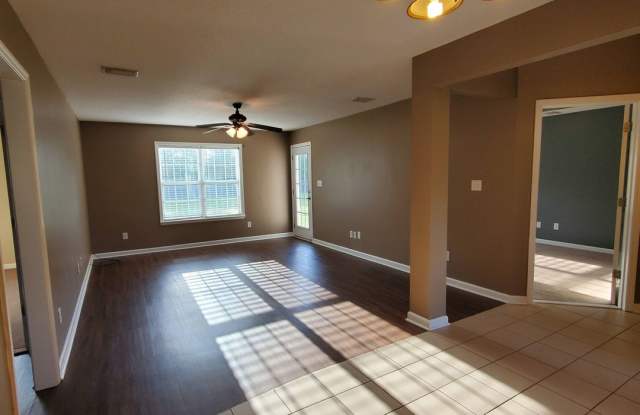 Tranquil Oasis: Spacious 4BR Home with Modern Amenities in Ray City, GA Near Moody! Gallery 3