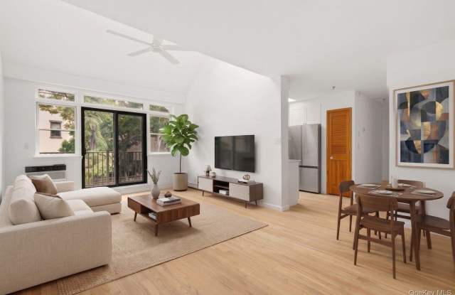 125 BERGEN Street Gallery 3