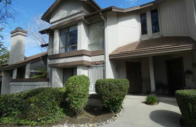 Spacious Townhome at Stonebridge - 1203 Sandstone Lane, Santa Maria, CA 93454