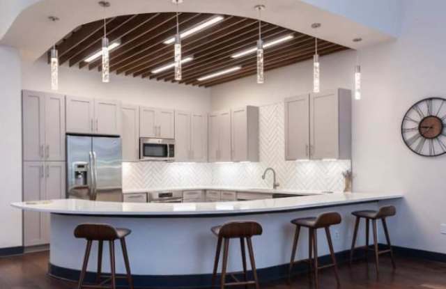5158 N Loop 1604 E Gallery 3