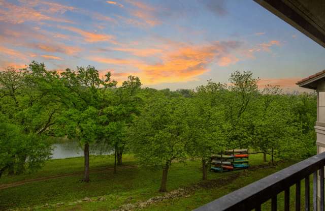 Waters Edge Apartment Homes Gallery 3