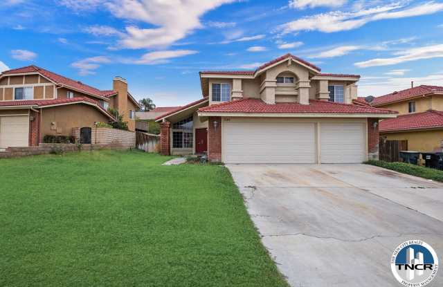 Stunning 4 BD | 3 Bath photos photos
