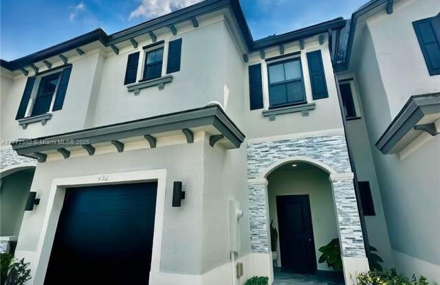452 NW 203 RD photos photos