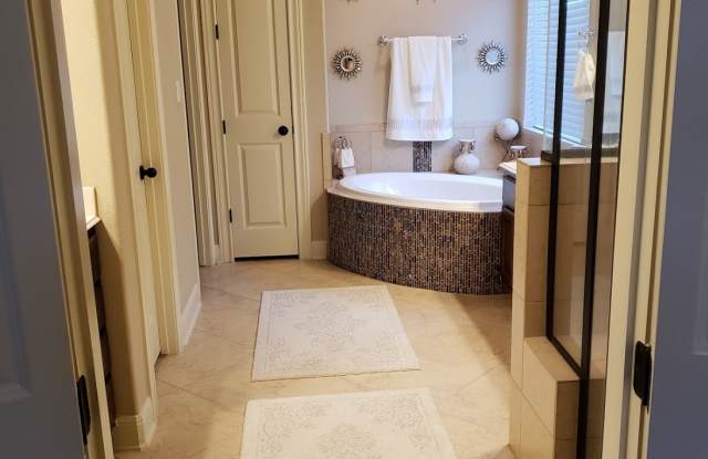 5617 Lipan Apache Bend Gallery 2