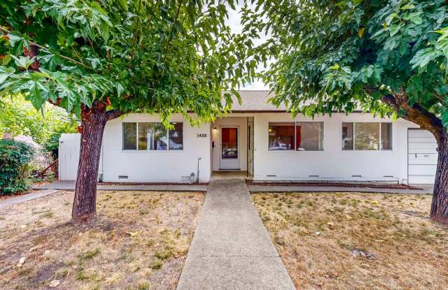 Spacious & Private Two Bedroom One Bath Single Story Duplex Downtown Calistoga photos photos Spacious & Private Two Bedroom One Bath Single Story Duplex Downtown Calistoga photos photos