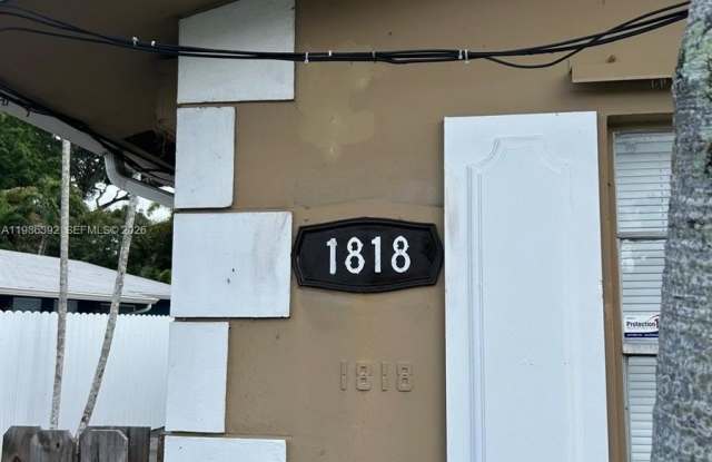 1818 SW 22nd St photos photos
