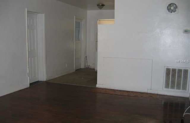 205 KINGSTON STREET S Gallery 2