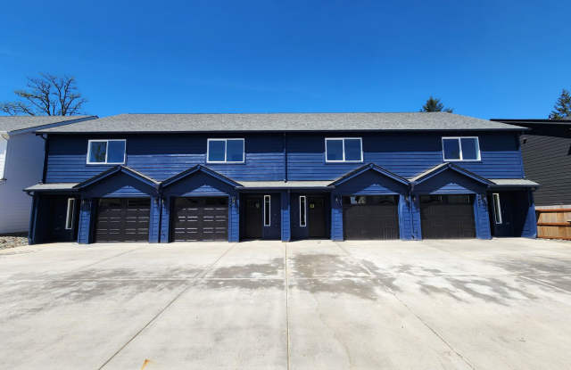 3 Bedroom 2.5 Bath in Winlock Gallery 1