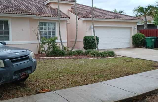15942 SW 146th Ter photos photos