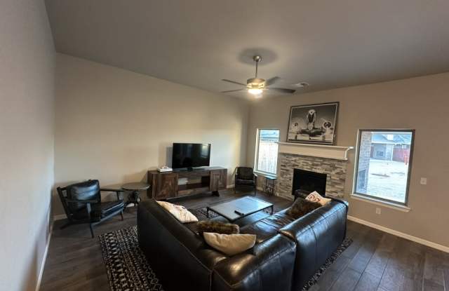 15913 Vermillion Dr Gallery 3