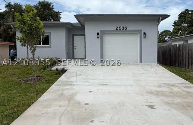 2536 NW 9th Ct Gallery 1