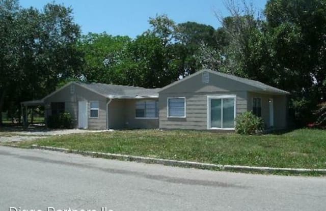 2214 20th Street West - 2214 20th Street West, Bradenton, FL 34205
