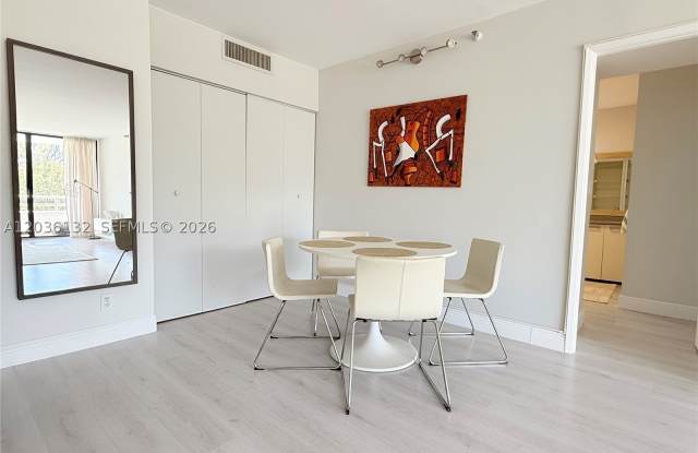 20355 NE 34th Ct Gallery 3