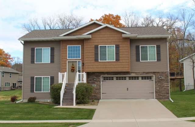 4 Bedroom, 3 bath close to University photos photos