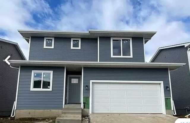 Spacious 3BR 2.5ba house in Waukee, available NOW! photos photos